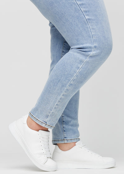 Perfect Jeans - Slim - Ultra High Rise - Waves™